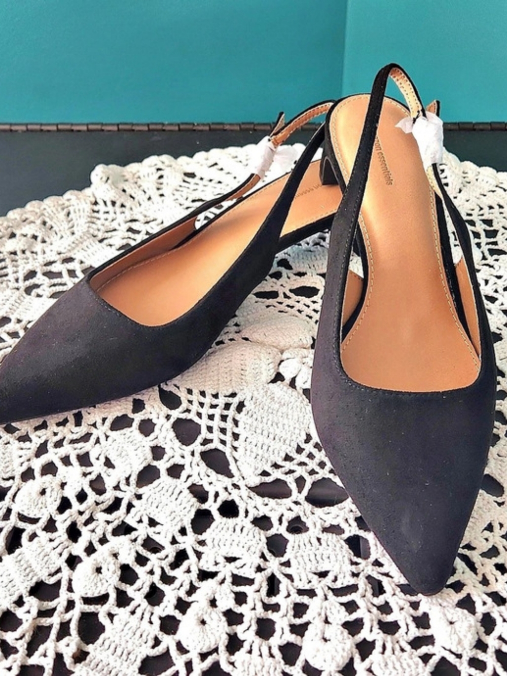 NWT Amazon Essentials Women's Pointed Toe Slingback Block Heels Black US 9